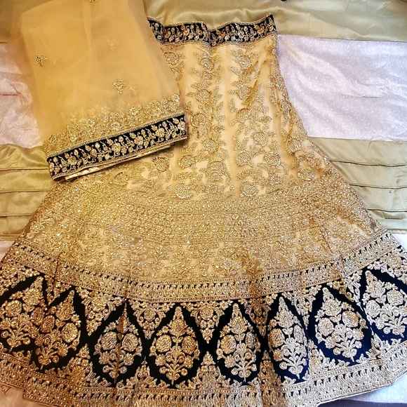 Lenhaga and sarees at wholesale prices - Picture 12 of 12